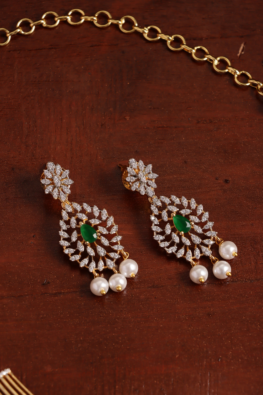 AD Thilak Green Strip Hasli Choker