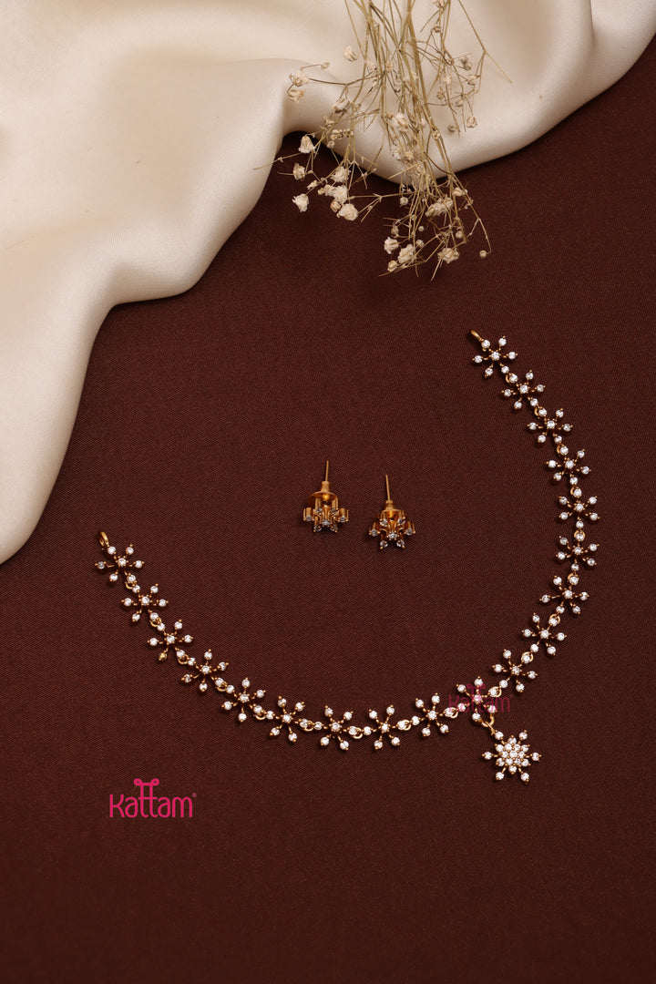 Mini White Flower Dollar Choker