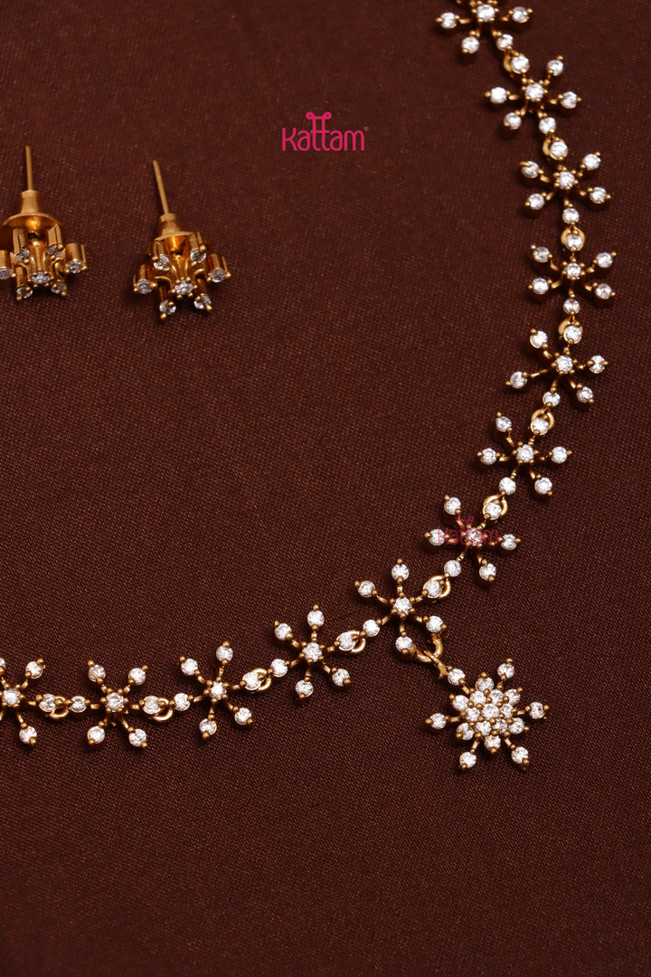 Mini White Flower Dollar Choker