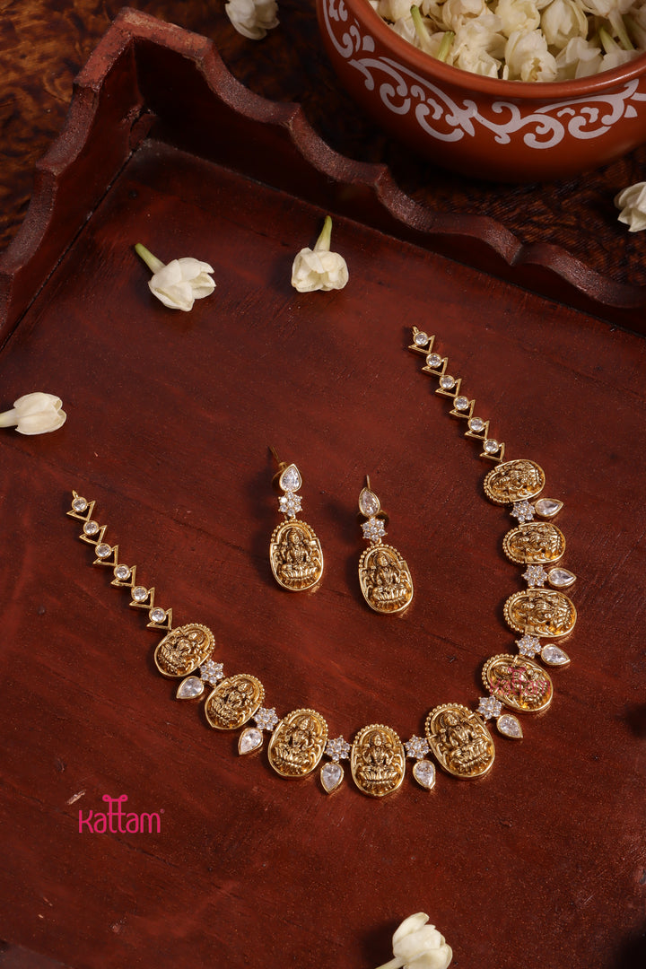 Avani - Goddess White Flower Choker