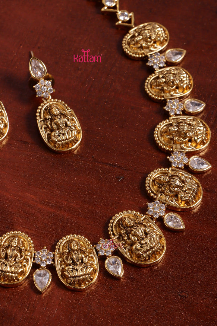 Avani - Goddess White Flower Choker