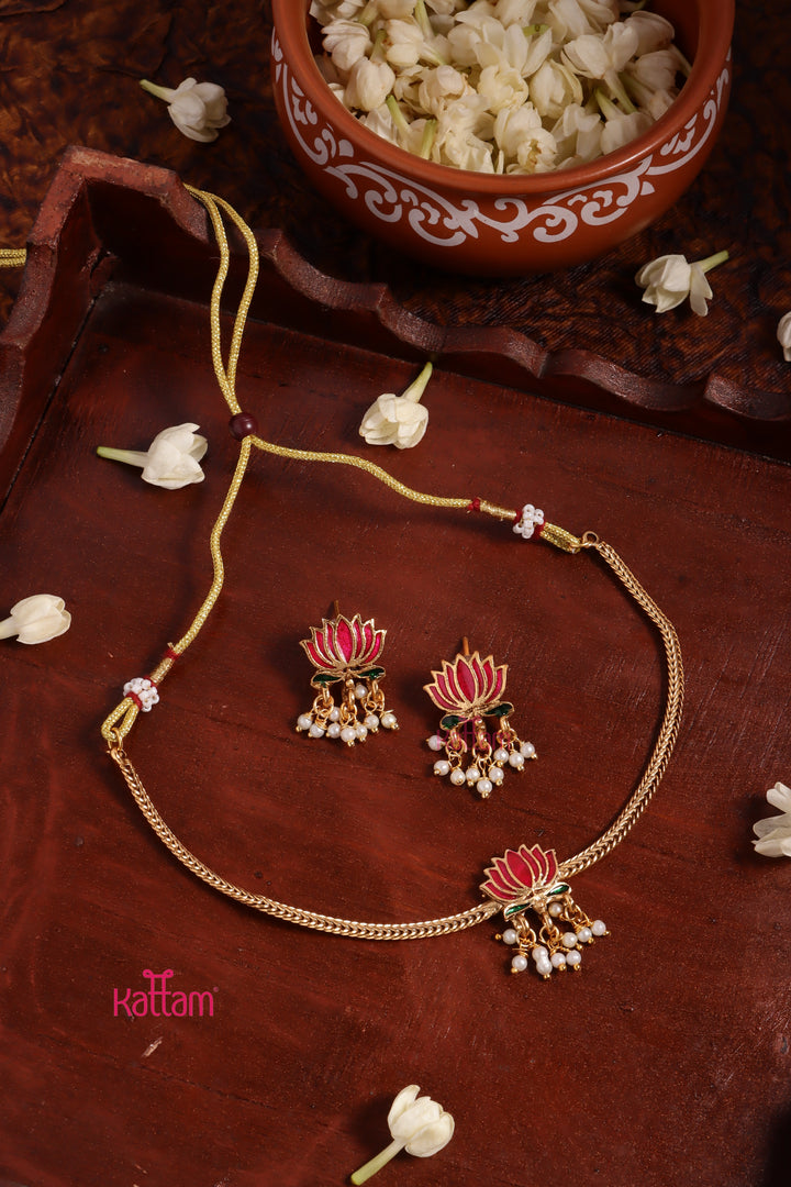 Budgetted Simple Lotus Choker