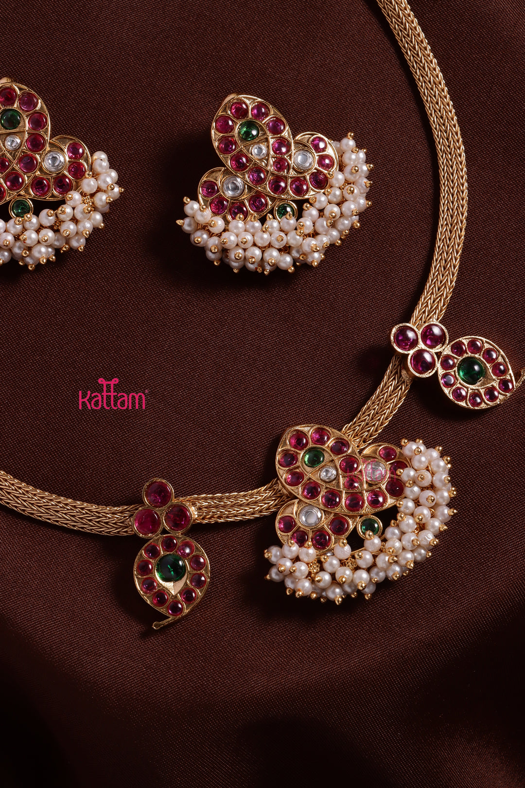 Kalai Kemp Clustered Pearl Attigai Choker