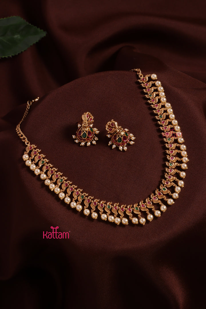 Ravya - Peacock Pearl Choker