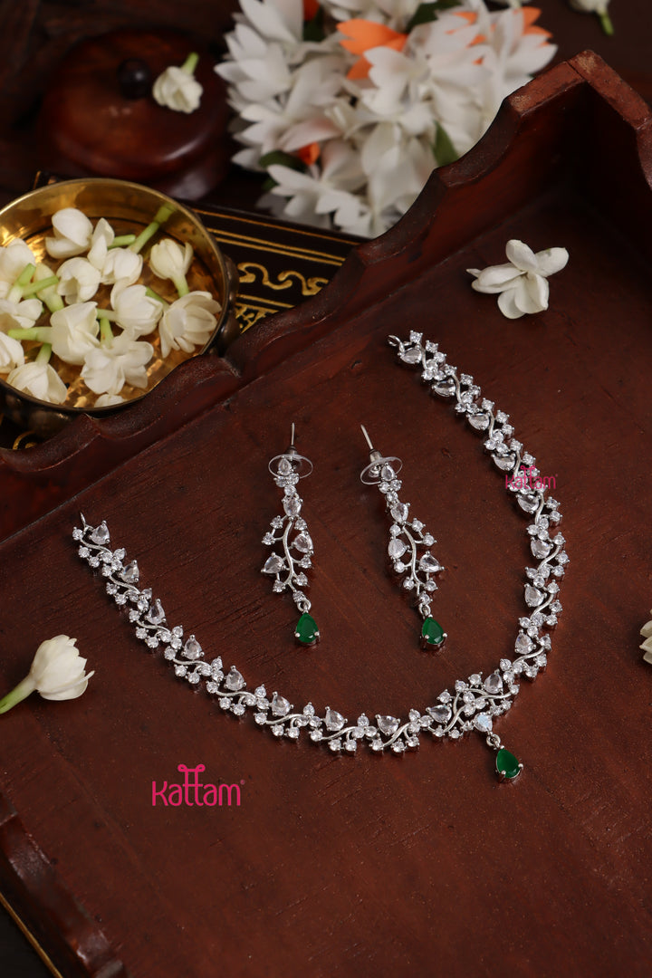 Laura -  AD Green Leaf Necklace