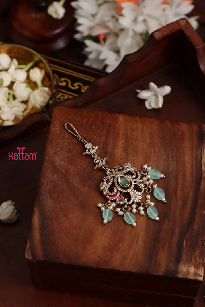 Ekta - Victorian Peacock Pastelgreen Maangtikka