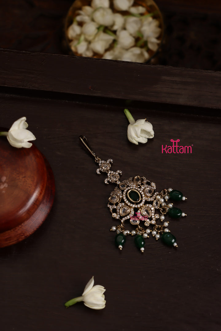 Edora - Victorian Green Maangtikka