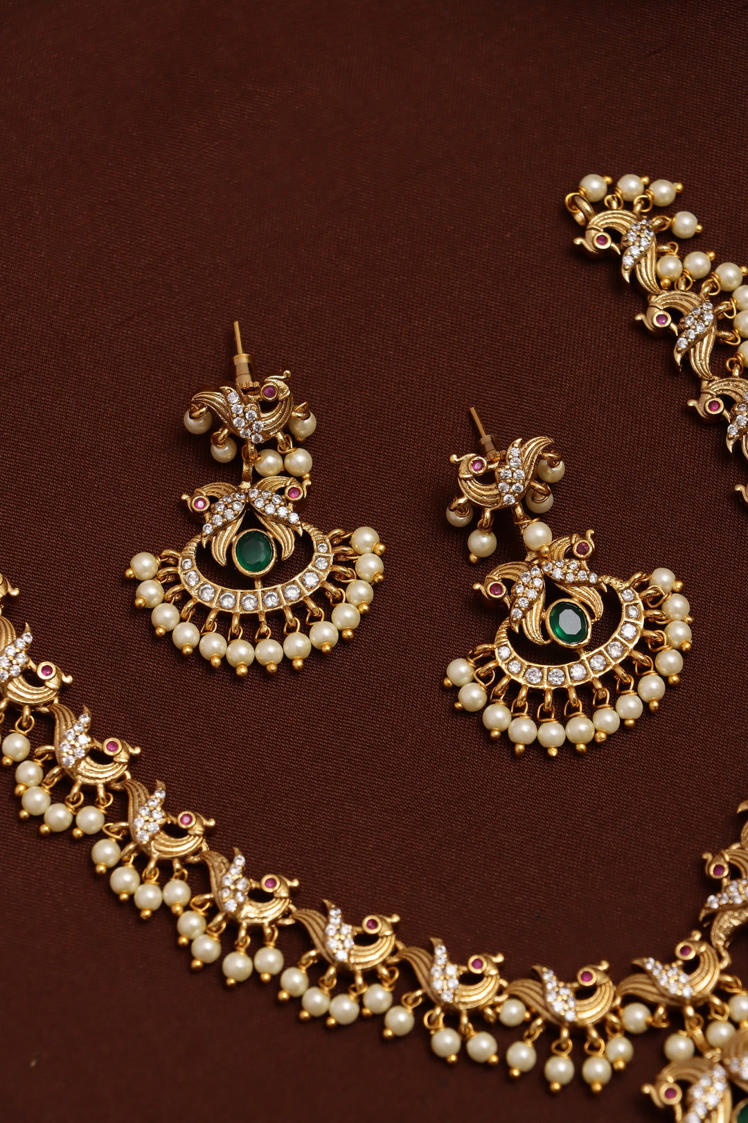 Peacock Pearls Necklace