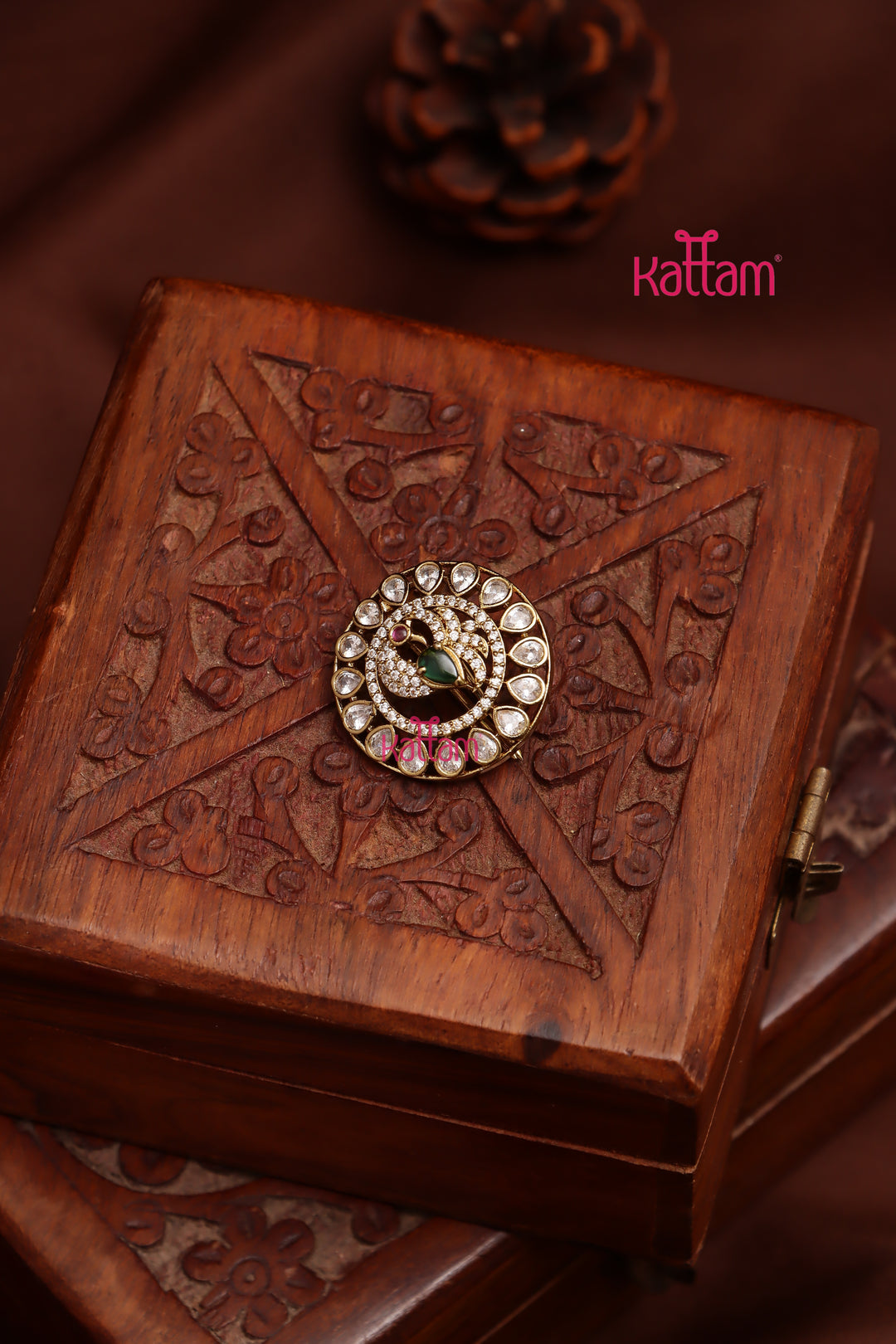 Round Peacock Jadai Billai