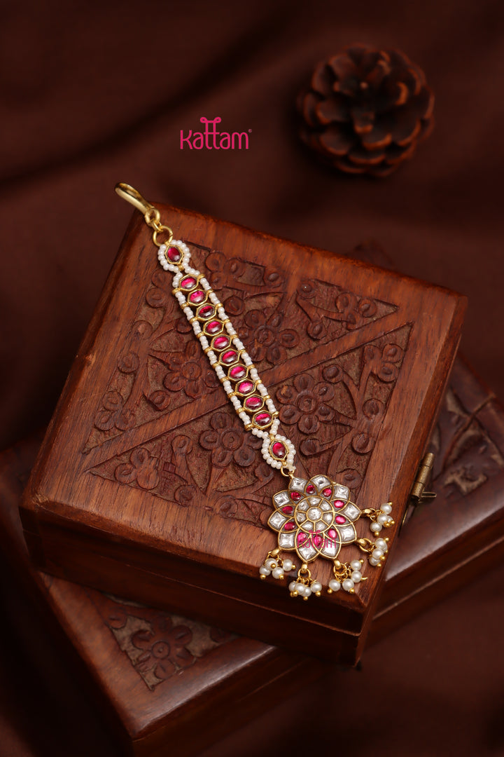 Kundan White  Flower Maang Tikkka