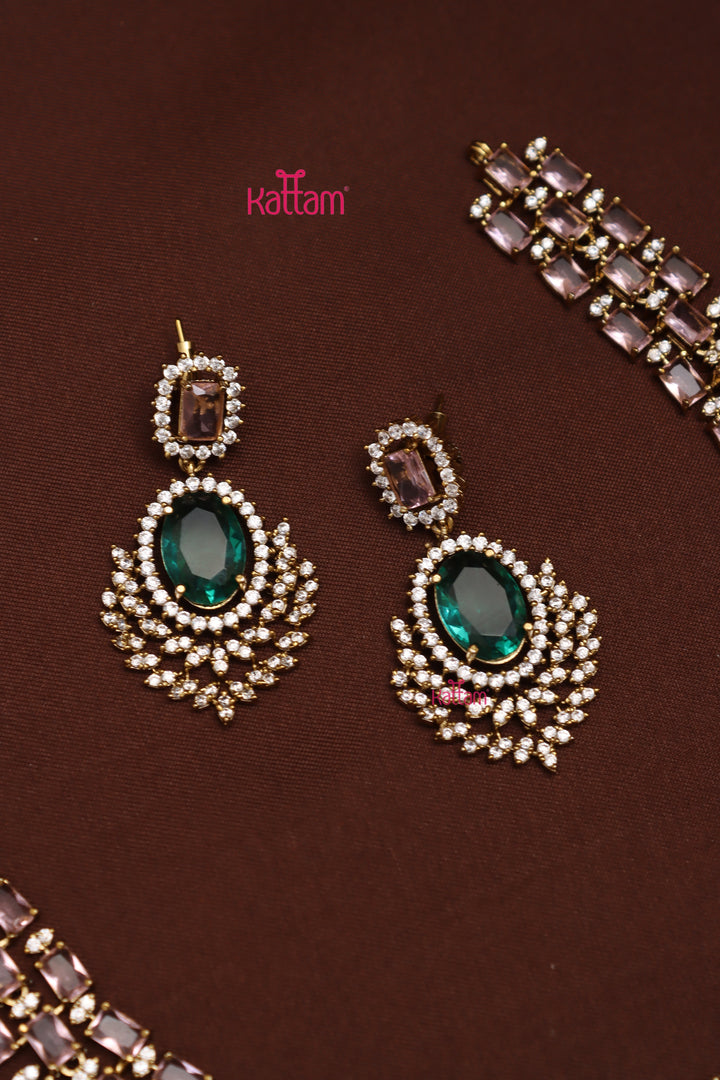 Janhvi - Victorian Layered stone Necklace