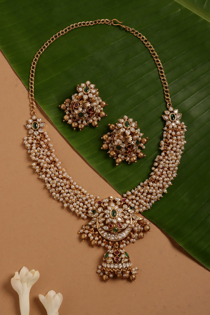 Anvika - Pearl Necklace