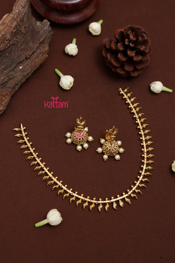 Spike Leaf Choker Set