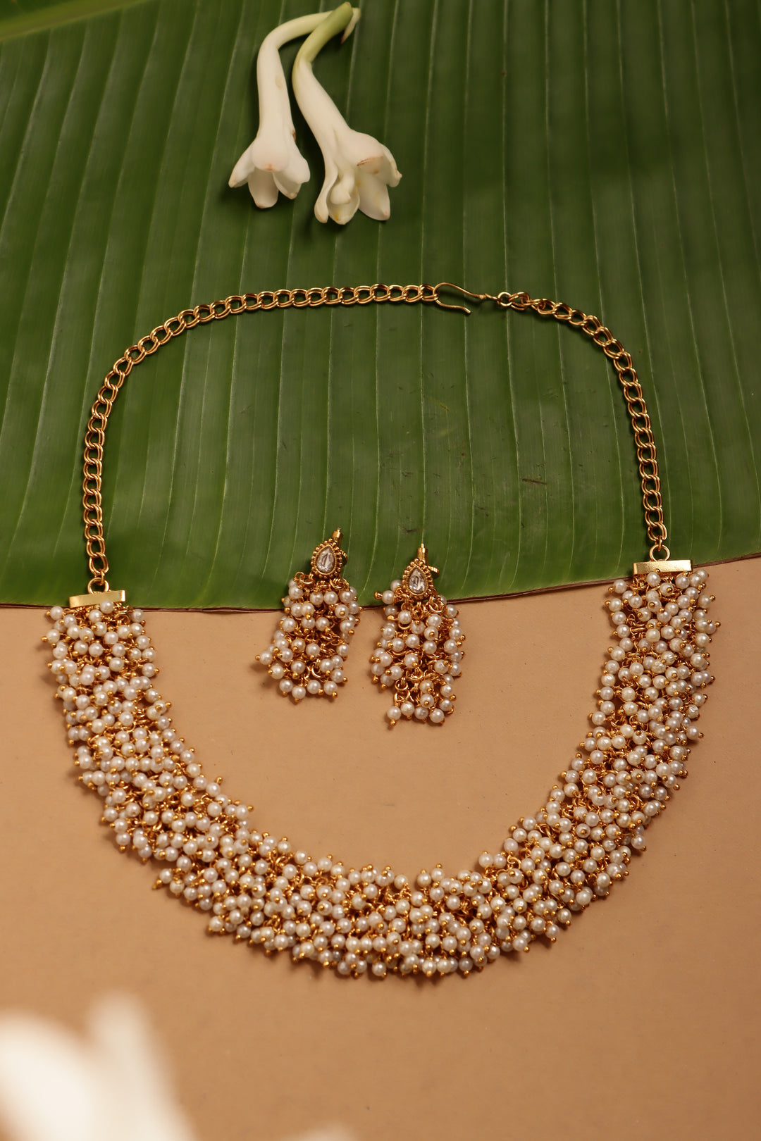 Pearl Cluster Choker
