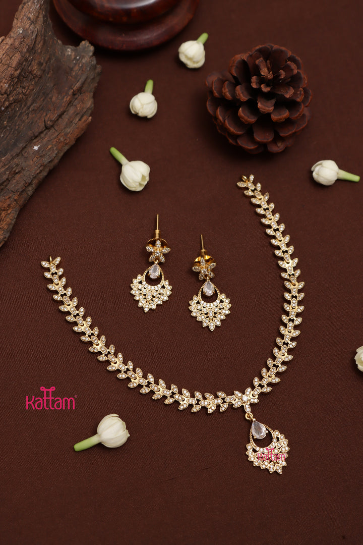 Ifa - White Stone Choker
