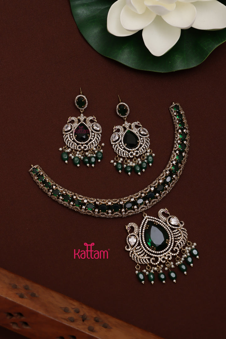 Sofia - Green Hasli Choker