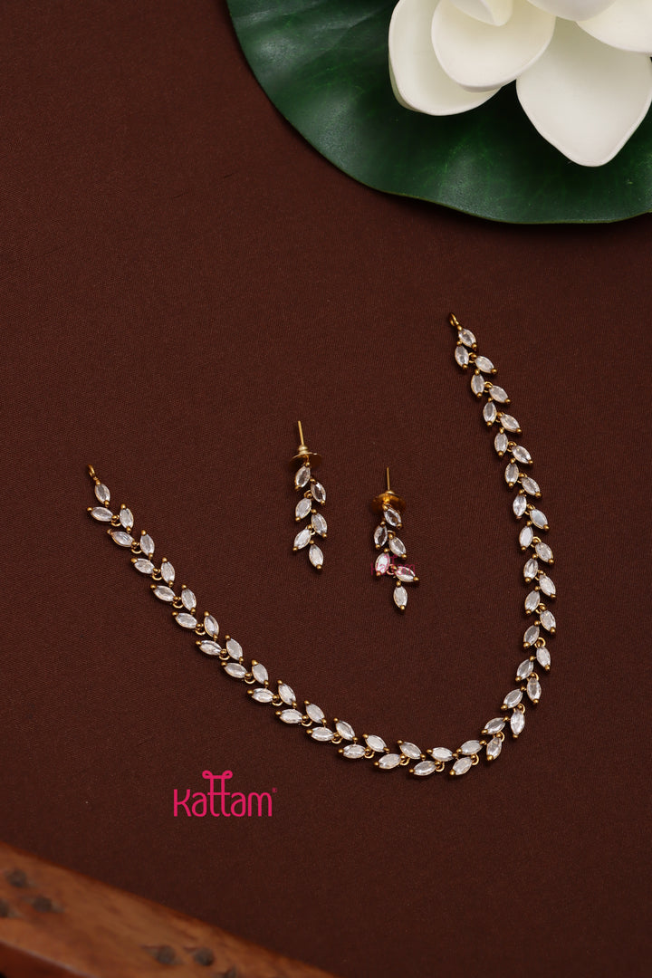 AD White Leaf Choker
