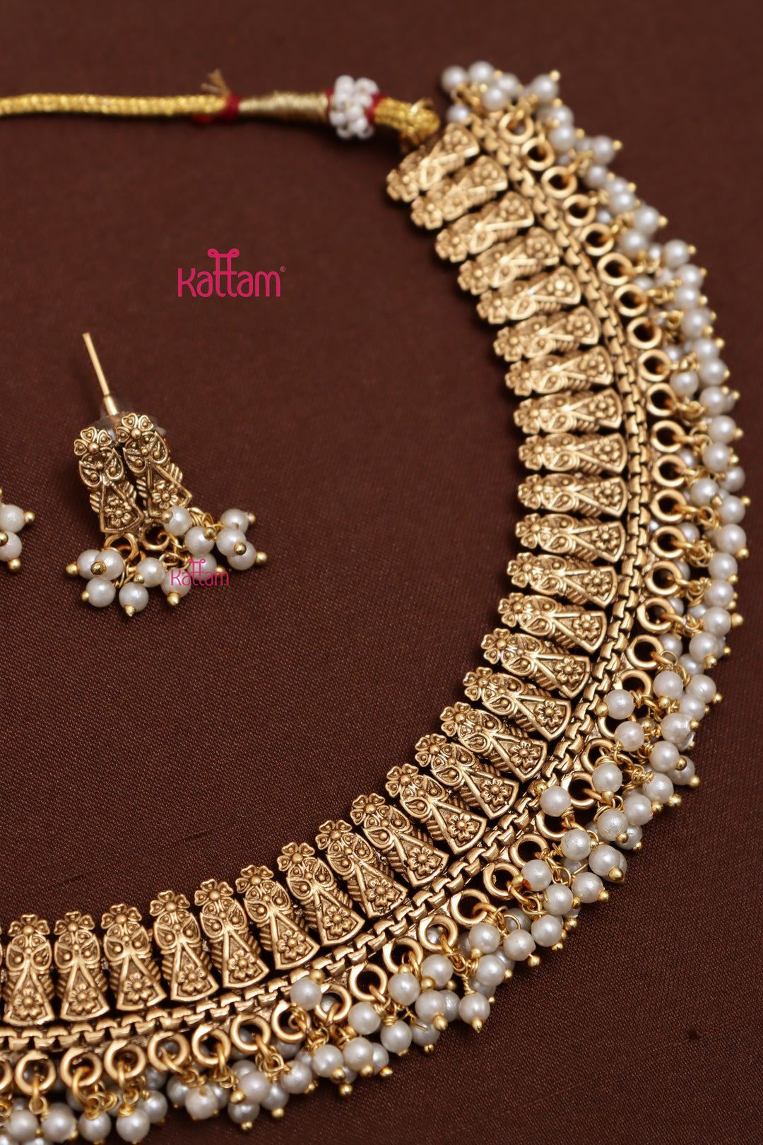 Patterned Pearl Choker Set