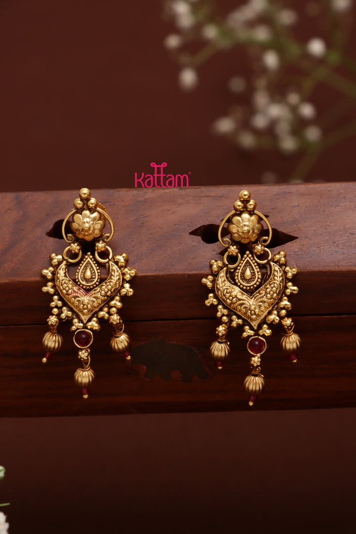 Kaariha  -  Statement Earring Design 14
