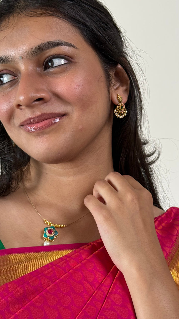 Invisible Kundan Flower Dollar Choker - Ruby & Lightblue