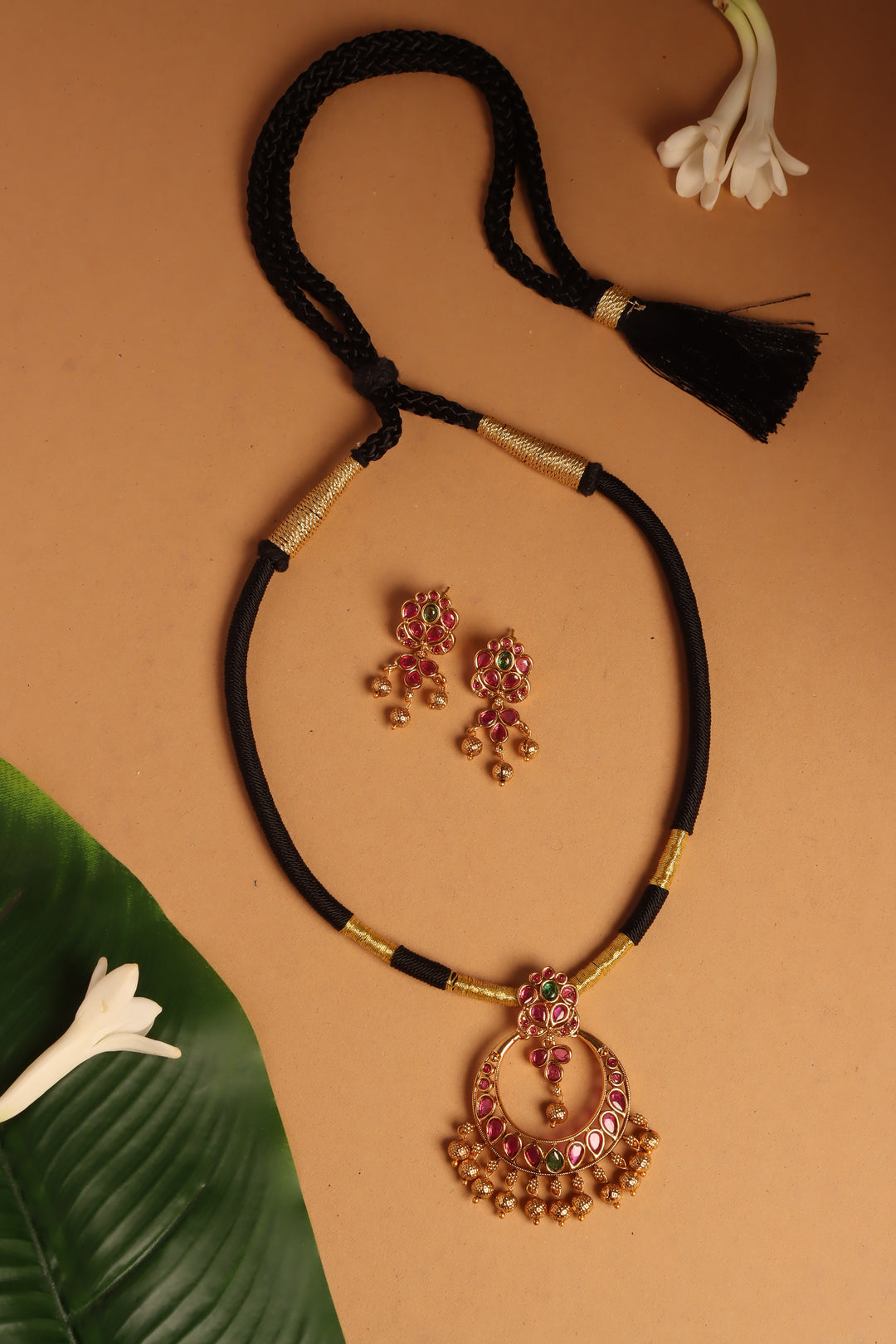 Handmade Chandbali Black Thread Choker