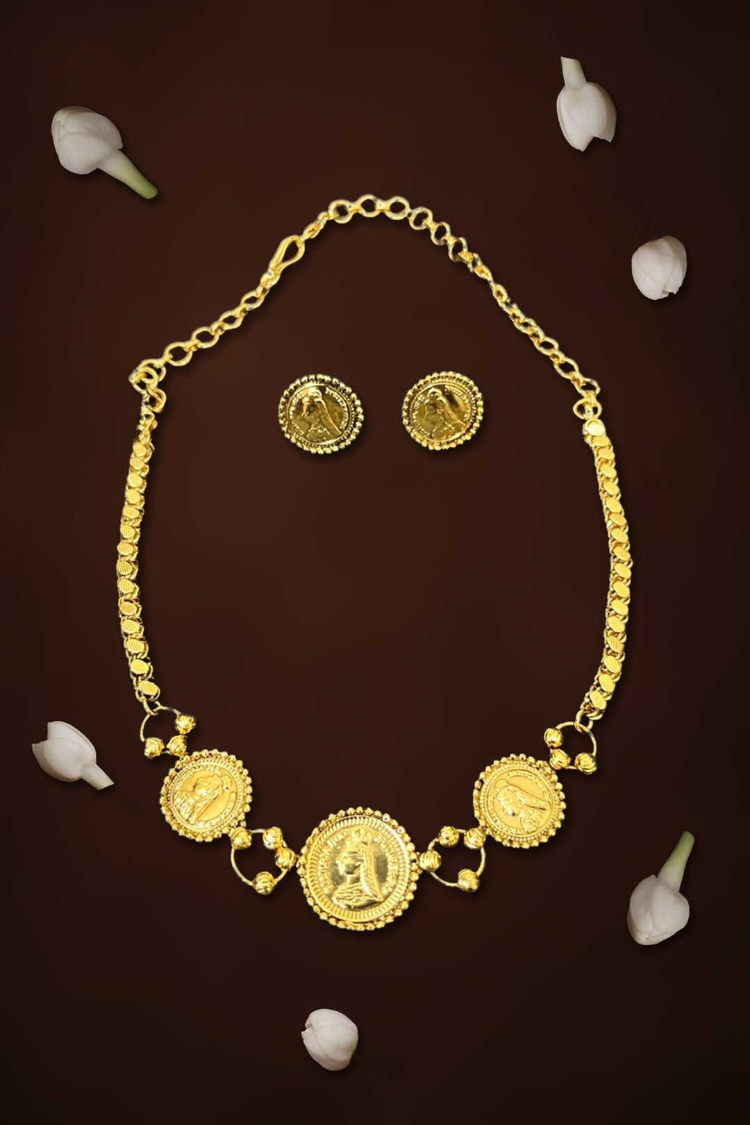 Queen Spiral Three Coin Choker