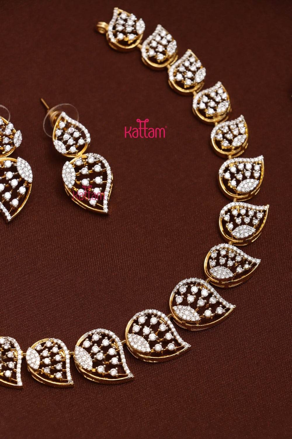 AD Feather Patterned Choker - N5299