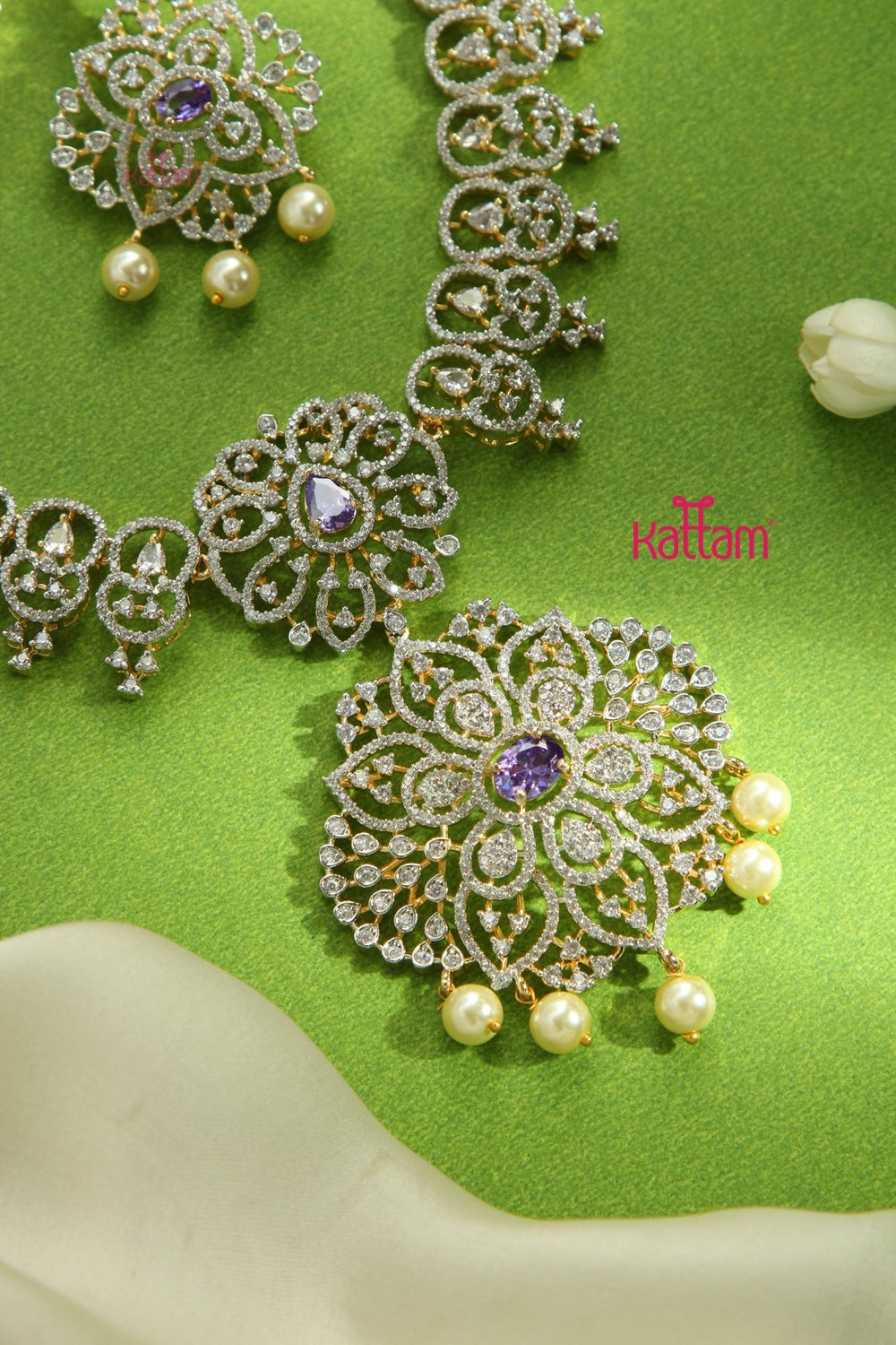 AD Spiral Patterned Necklace - N5163