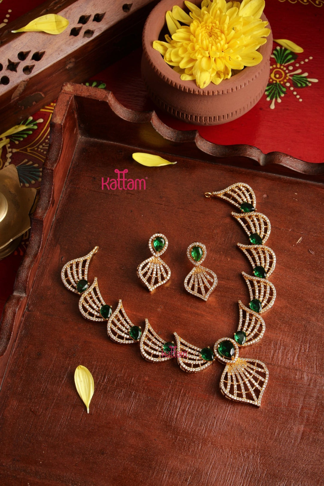 AD Stone Feather Green Choker - N5367