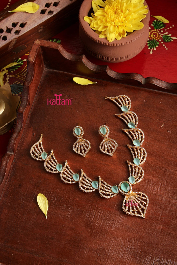 AD Stone Feather Pastelgreen Choker - N5368