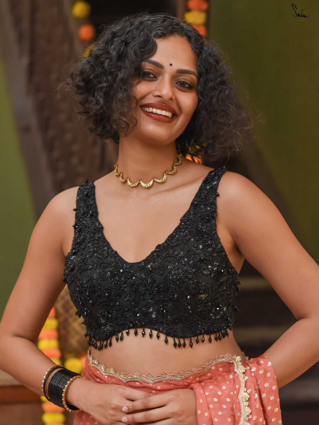 AD Wavy White Stone Choker - N5273