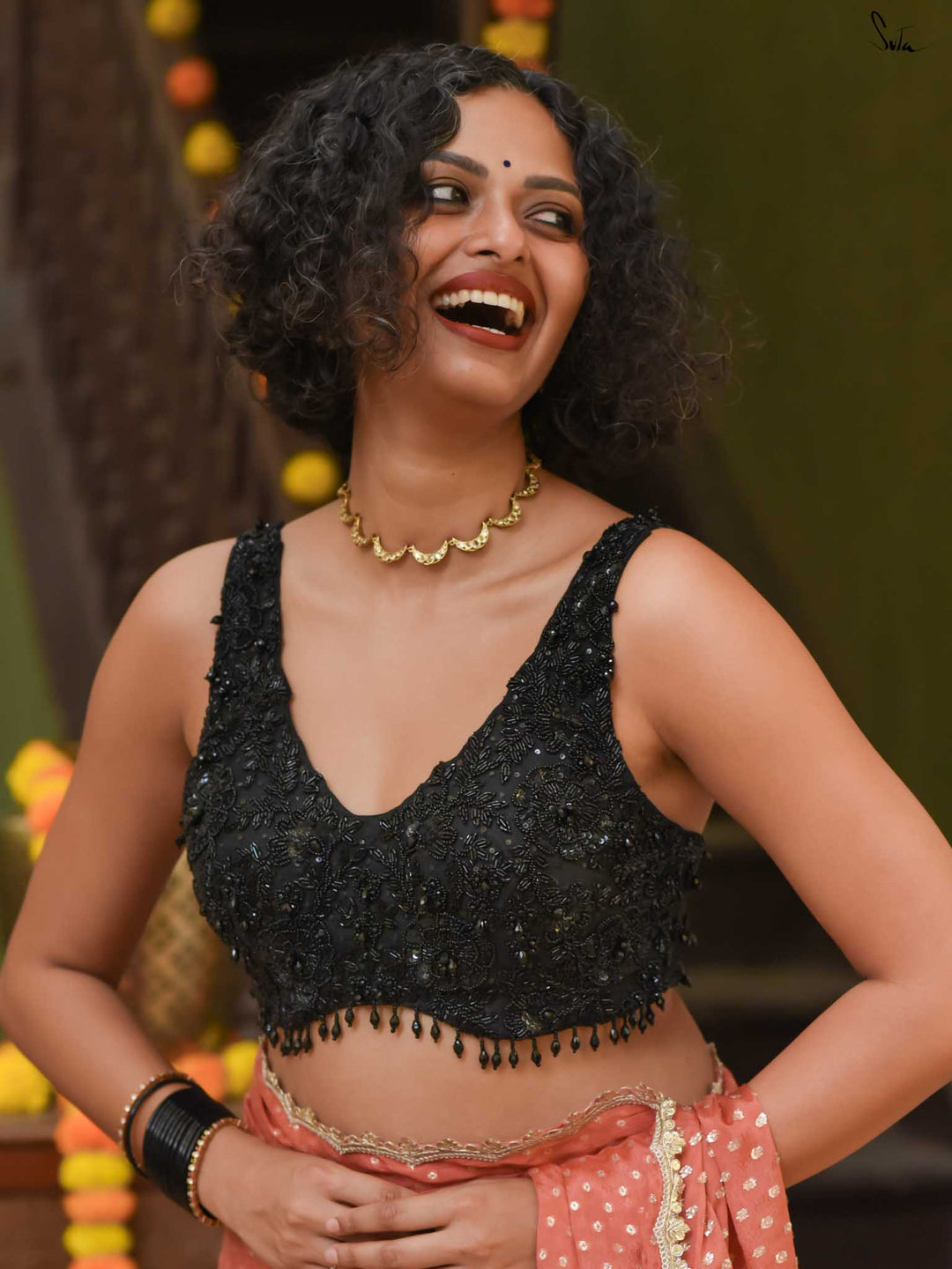 AD Wavy White Stone Choker - N5273