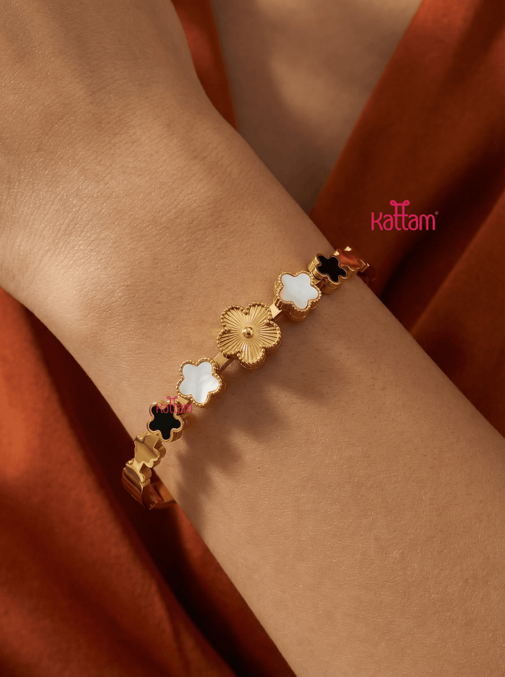 Anti Tarnished Flower Meadow Bracelet - AB10