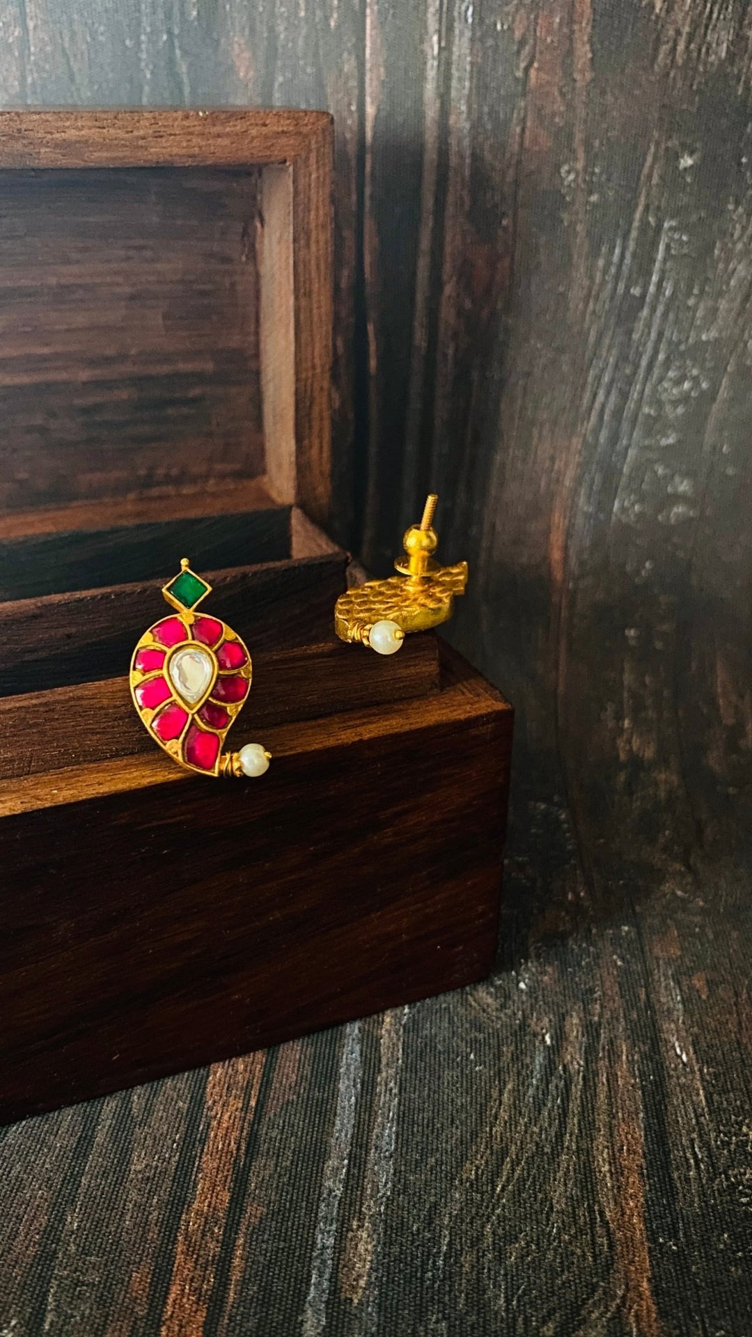 Antique Manga Earring - E084
