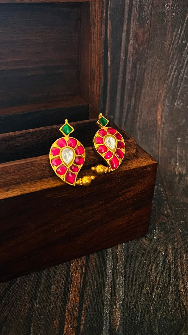 Antique Manga Earring - E084