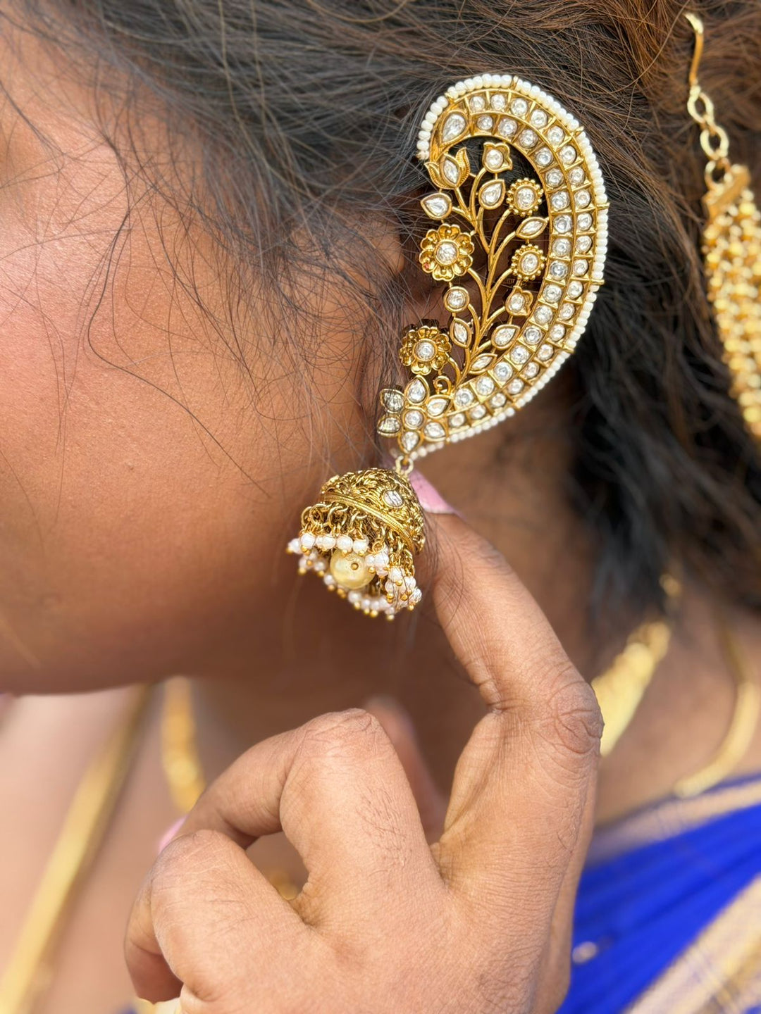 Ashwathi - Floral Whitestone Earcuff - E1369