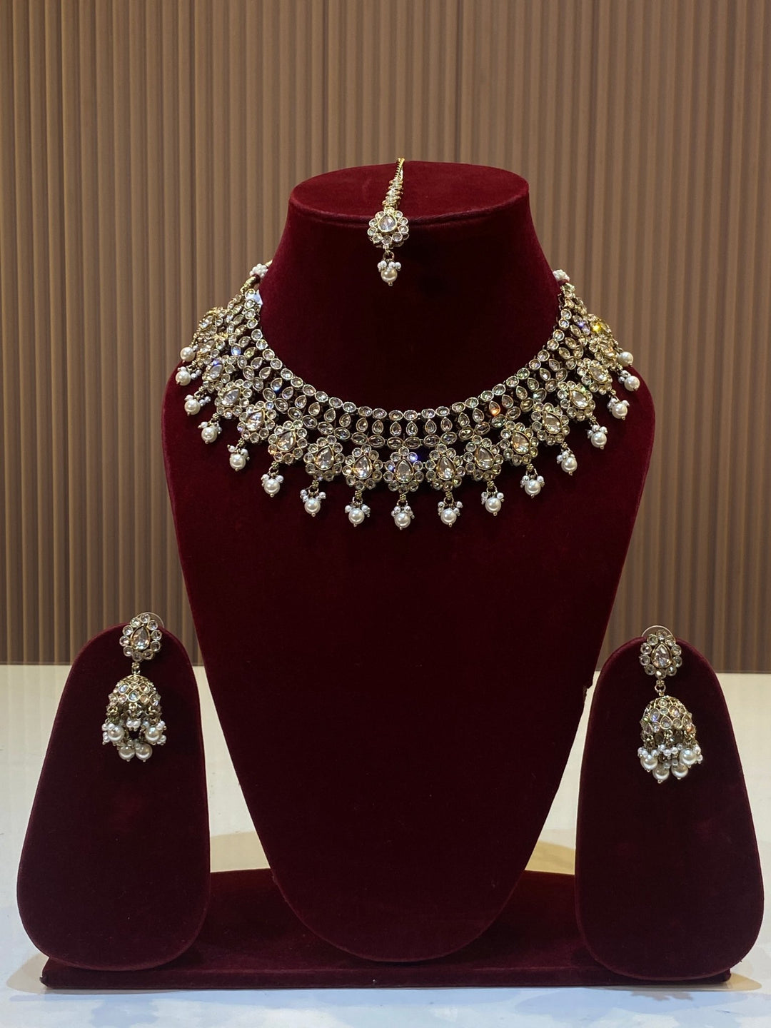 Asmika - White Stone Choker with Tikka - SPN16