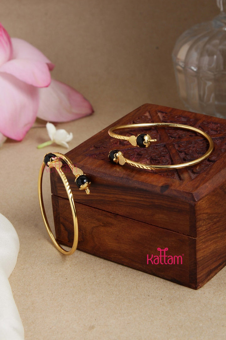 Black Ball Kada Bangle - B540