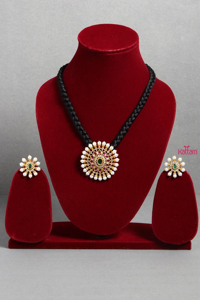 Black Thread Round Choker - N1517