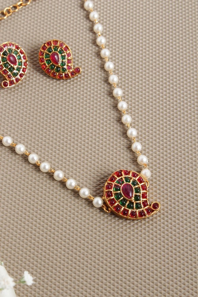 Budgetted Red Green Manga Pearl Choker - N2604