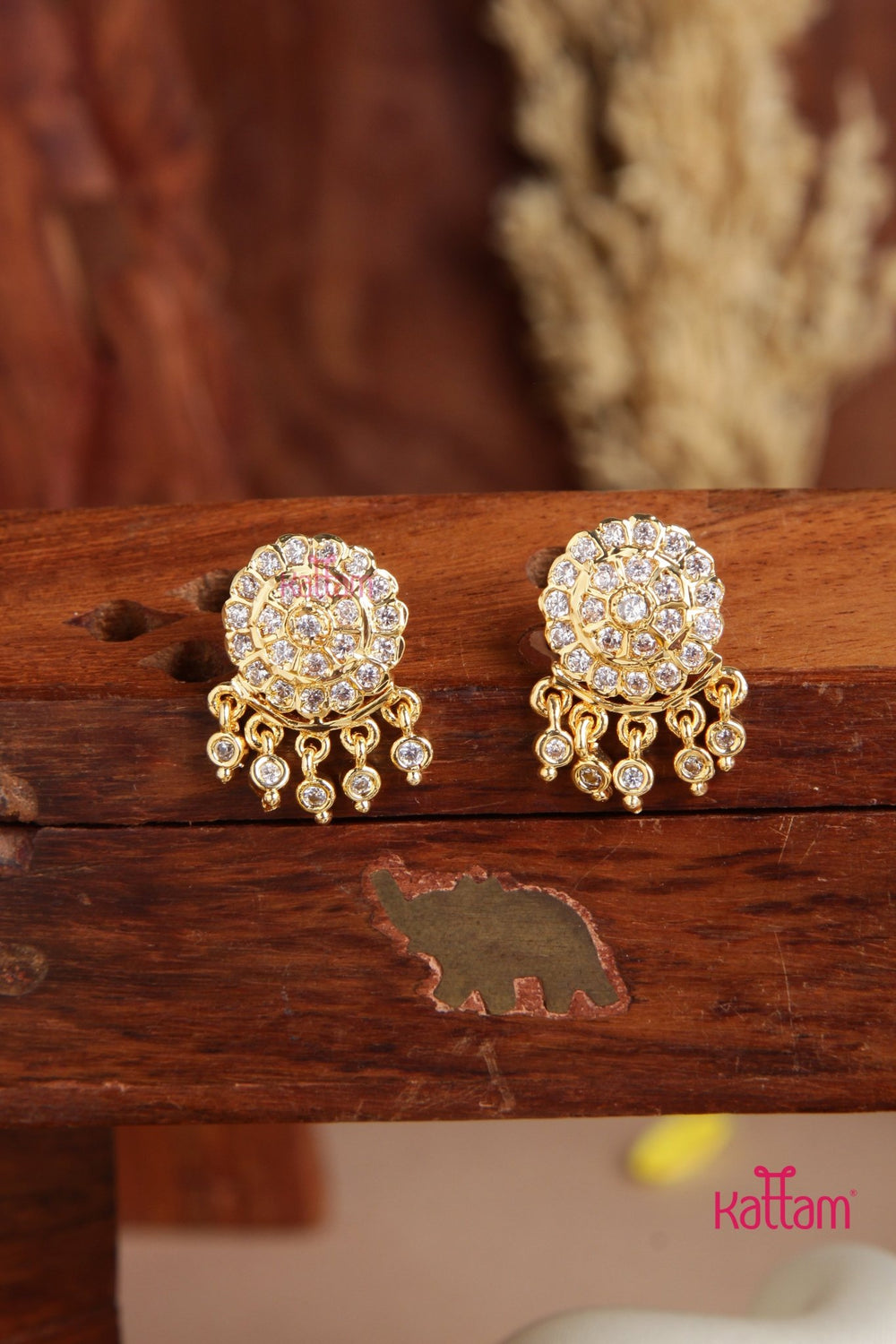 Chandra - Gati White Earring - E942