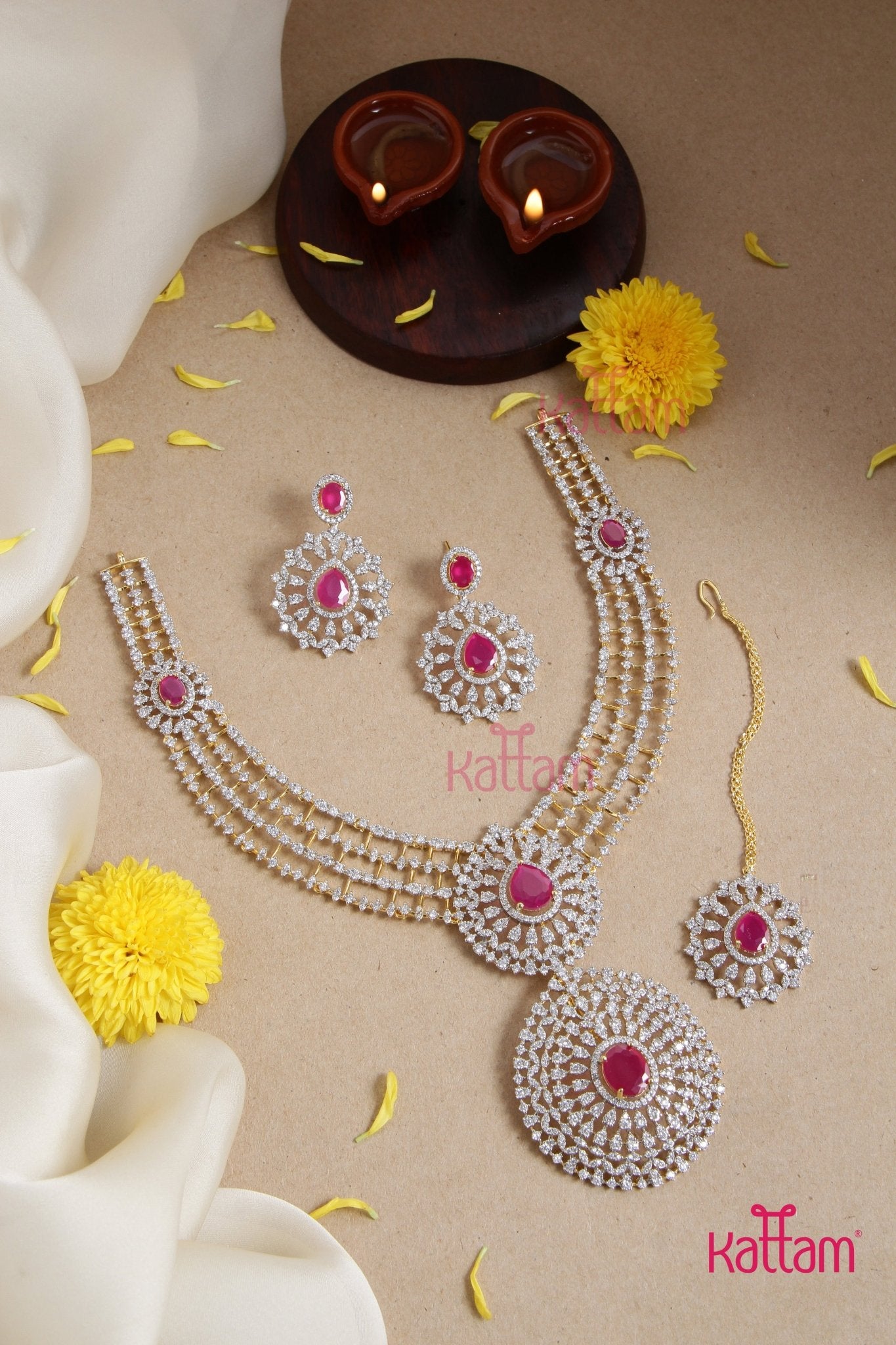 Traditional Diamond Necklace guaranteed and