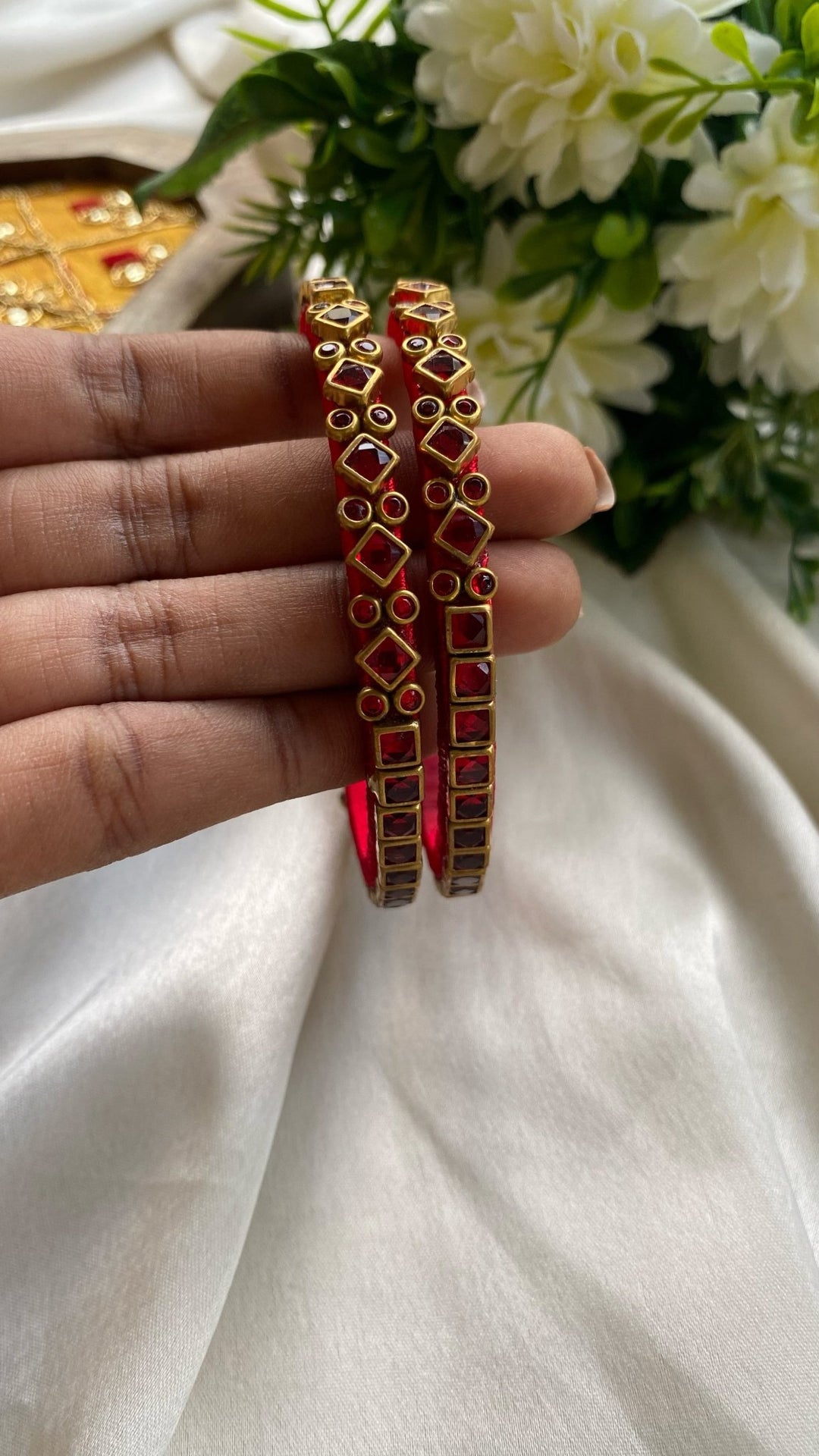 Diamond Square Red Handmade Kundan Bangles (Set of 2) - KB066 - V4