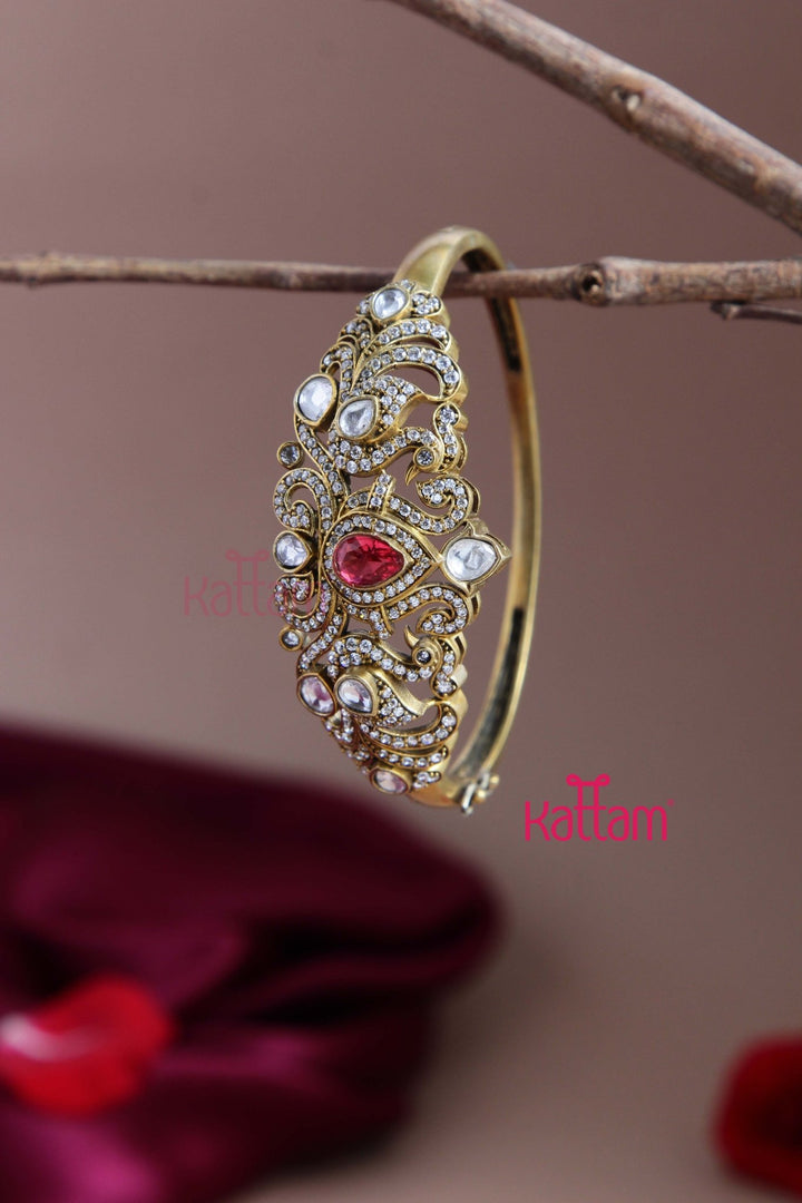 Elanor Victorian Red Bracelet - B514