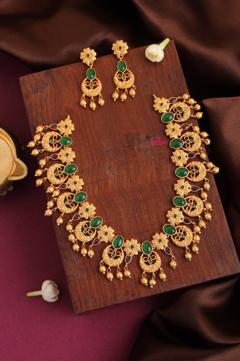 Emerald Gold Short Necklace - N1065