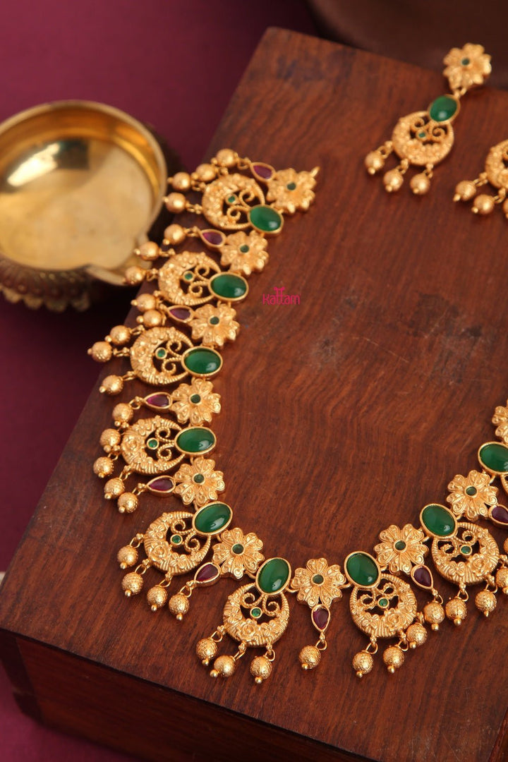 Emerald Gold Short Necklace - N1065
