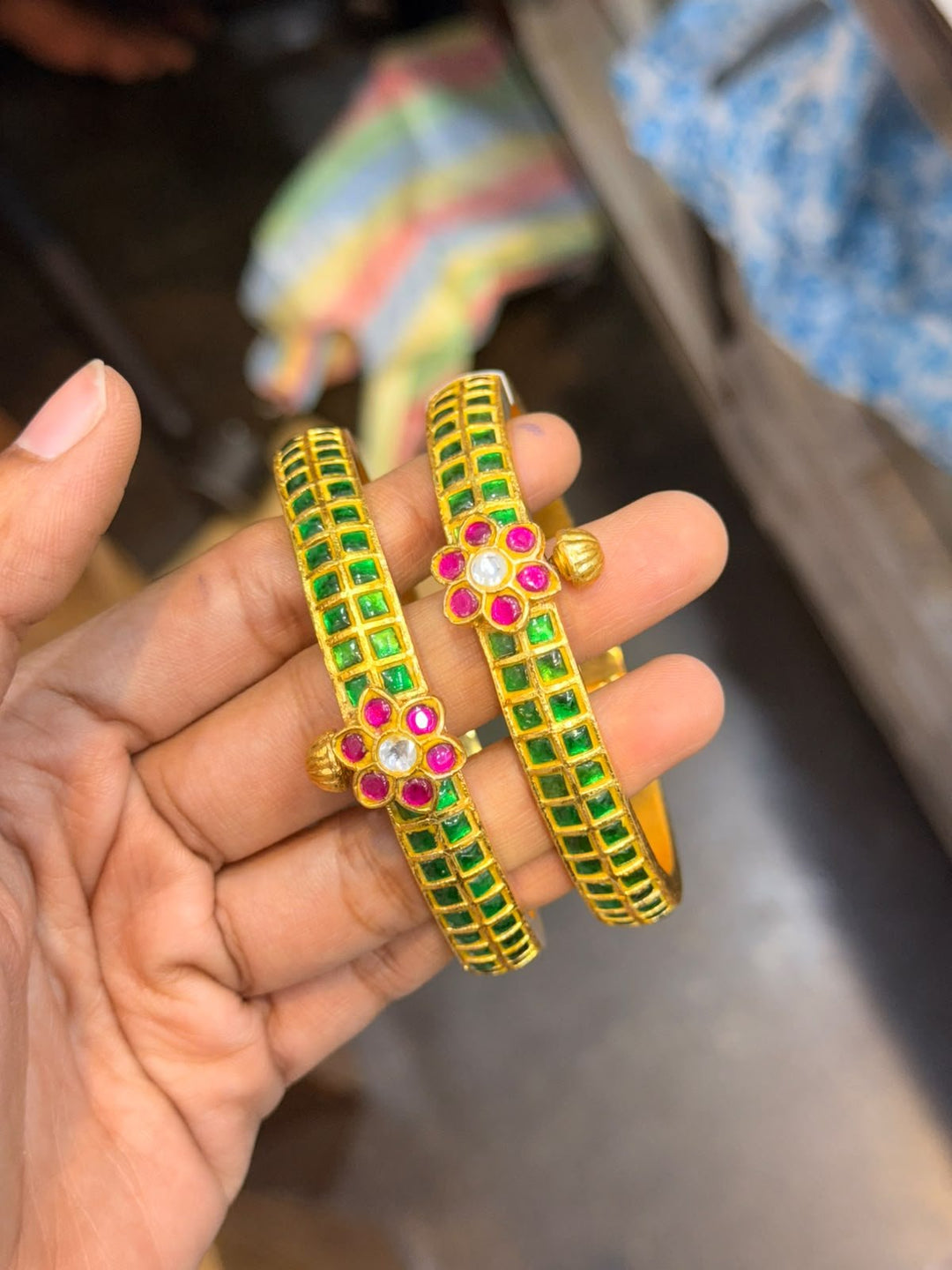 Emerald Kattam Kundan Bangle - B646-V4