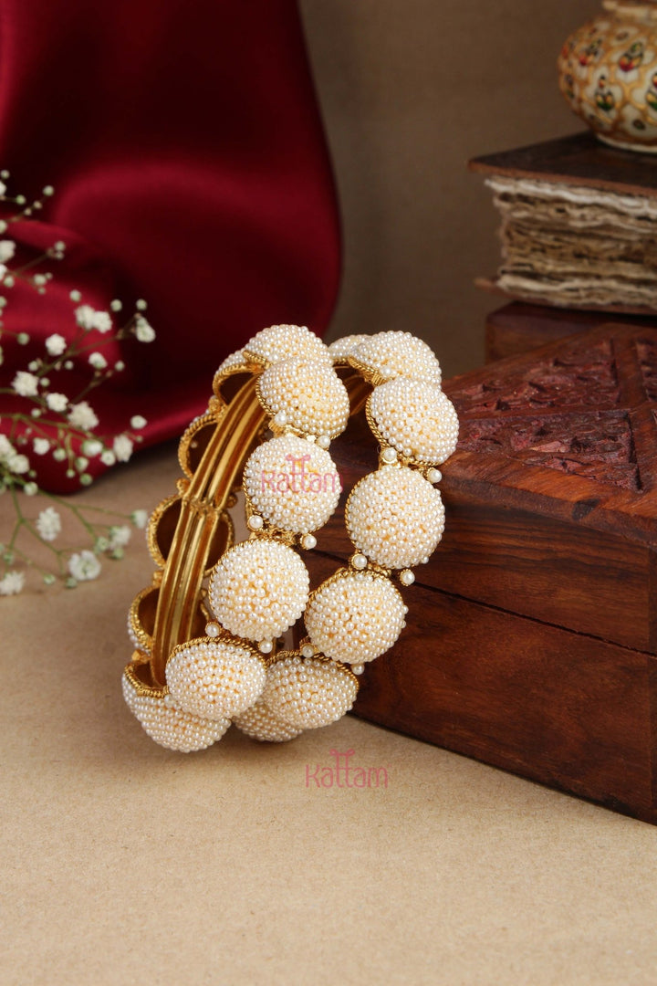 Fancy Pearl Bangle - B493 - V4
