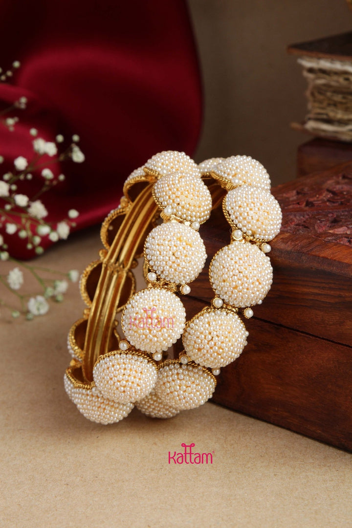 Fancy Pearl Bangle - B493 - V4