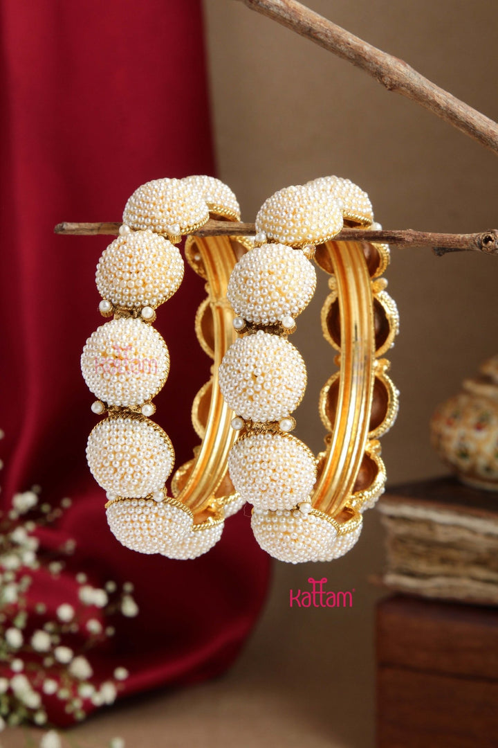 Fancy Pearl Bangle - B493 - V4